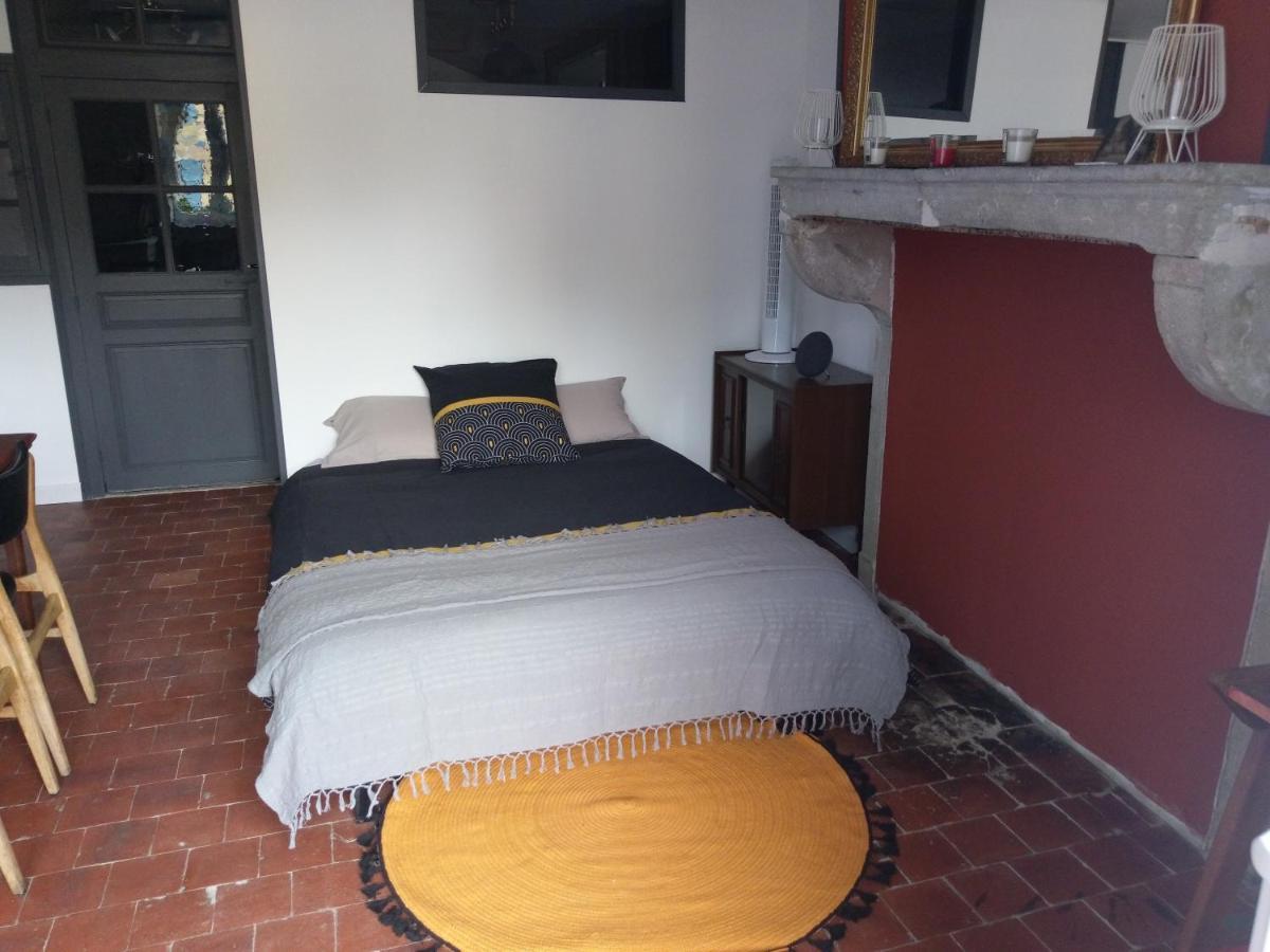 Le Manoir De Cocelle Bed & Breakfast Paris-lʼHôpital Екстериор снимка